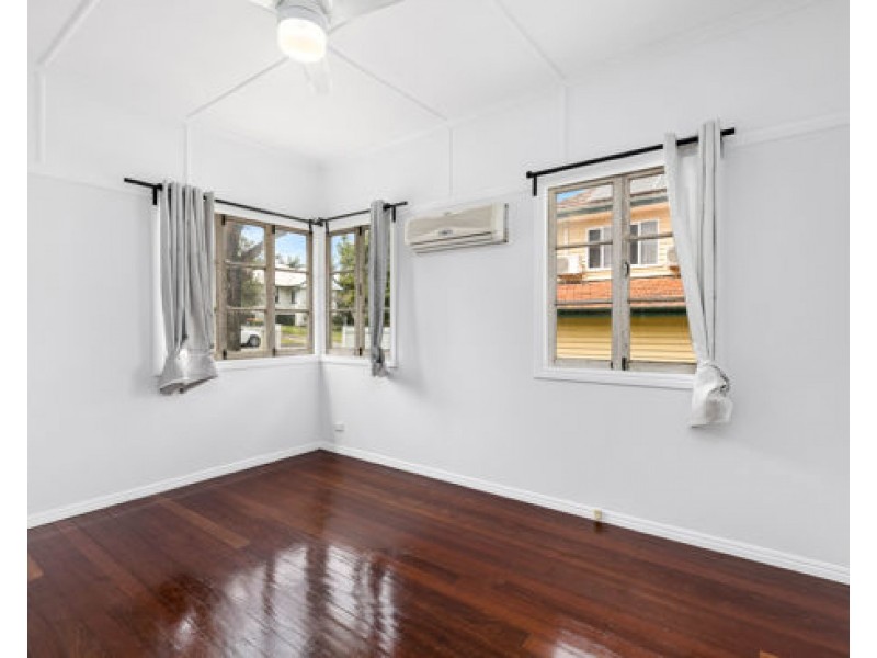 23 Roscoe Street, Holland Park QLD 4121