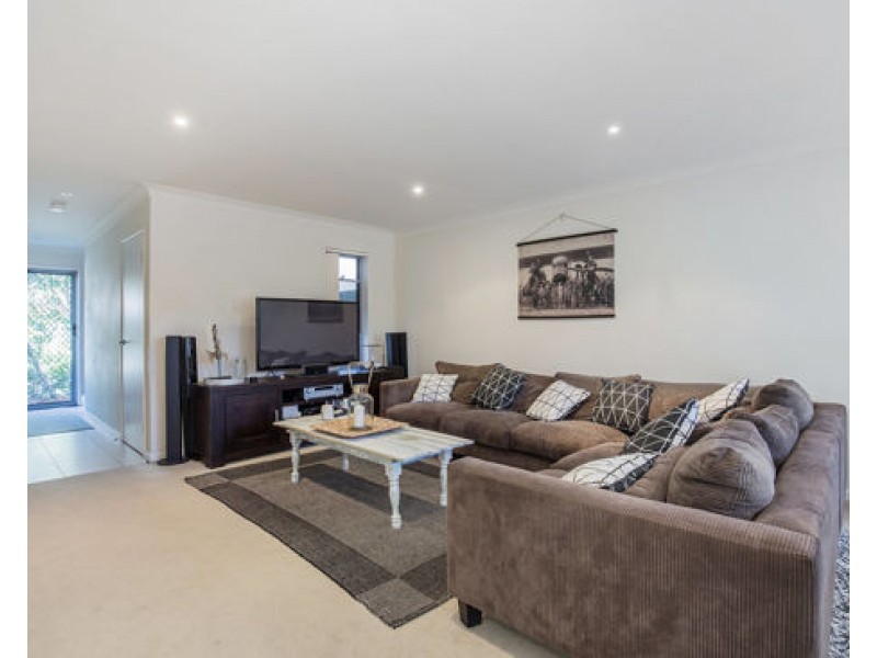 400/1 Belongil Street, Pacific Pines QLD 4211