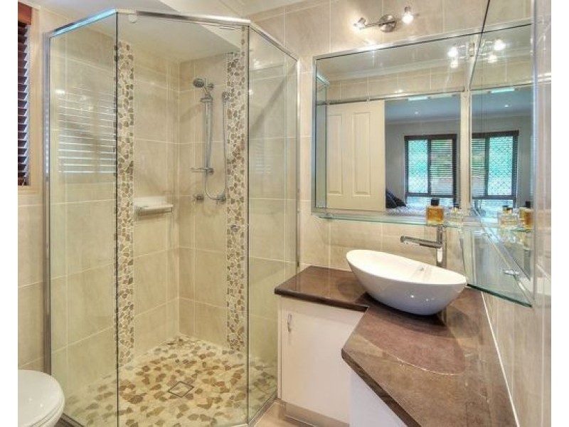 26 OWENS CRES, Regents Park QLD 4118