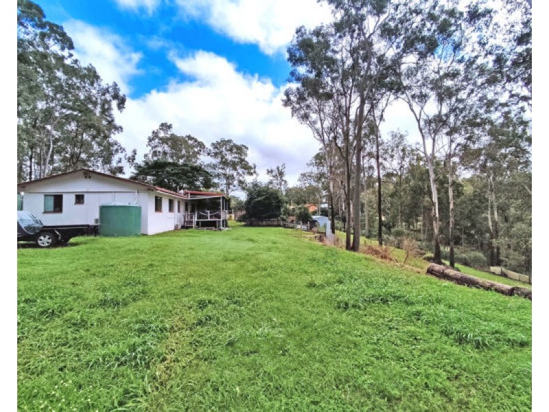 92-94 Fiona St, Bellbird Park QLD 4300