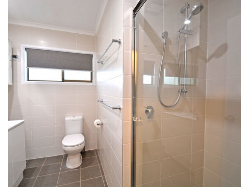 92-94 Fiona St, Bellbird Park QLD 4300