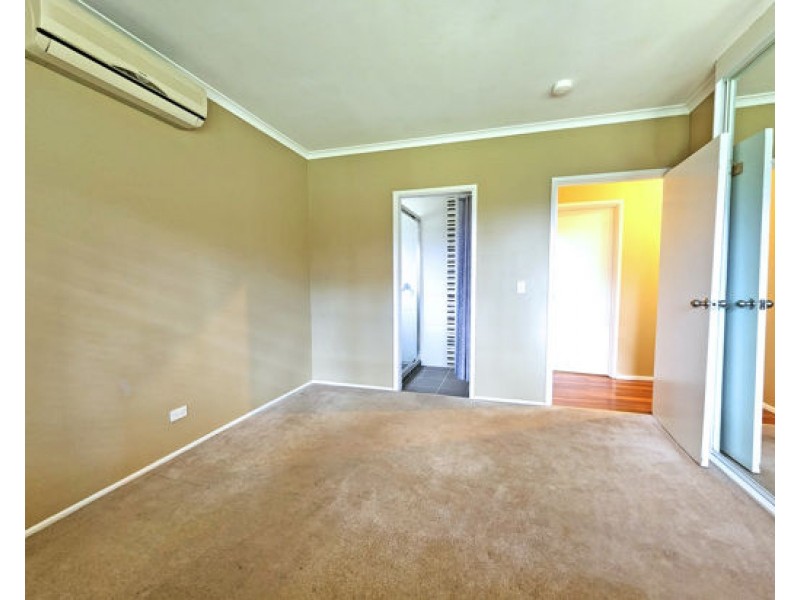 92-94 Fiona St, Bellbird Park QLD 4300