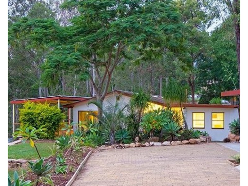 92-94 Fiona St, Bellbird Park QLD 4300