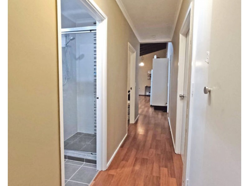 92-94 Fiona St, Bellbird Park QLD 4300