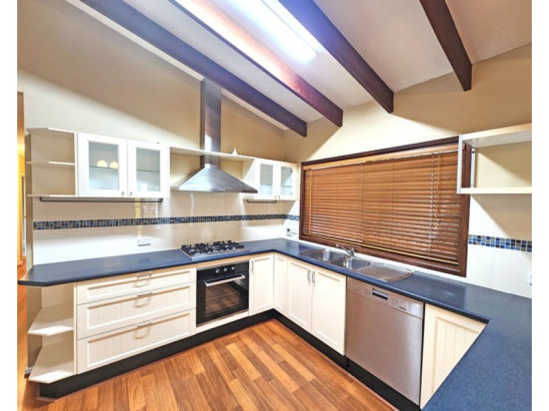 92-94 Fiona St, Bellbird Park QLD 4300