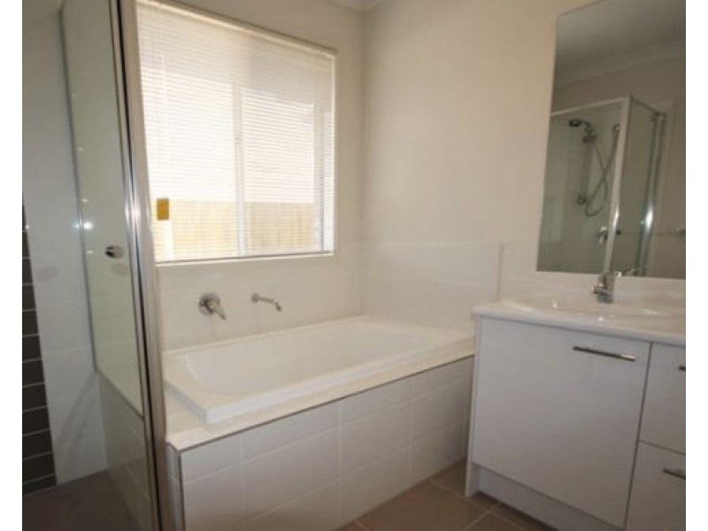 28 Norton Sands Drive, Redbank Plains QLD 4301