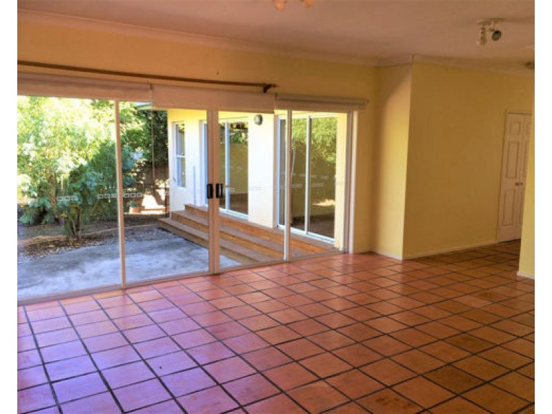 6 / 22 Greenland Street, Wishart QLD 4122