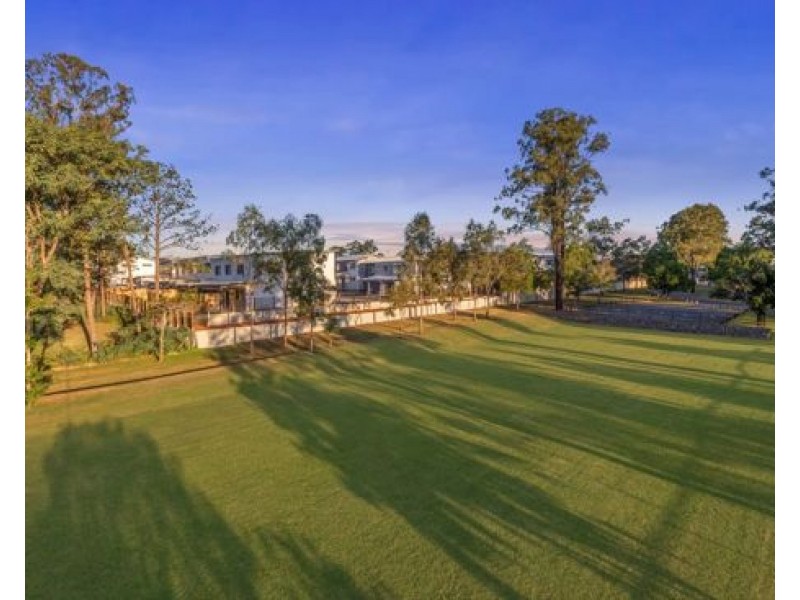 27/1 Emerald Place, Bridgeman Downs QLD 4035