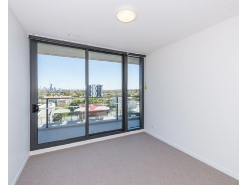 20603/300 Old Cleveland Road, Coorparoo QLD 4151