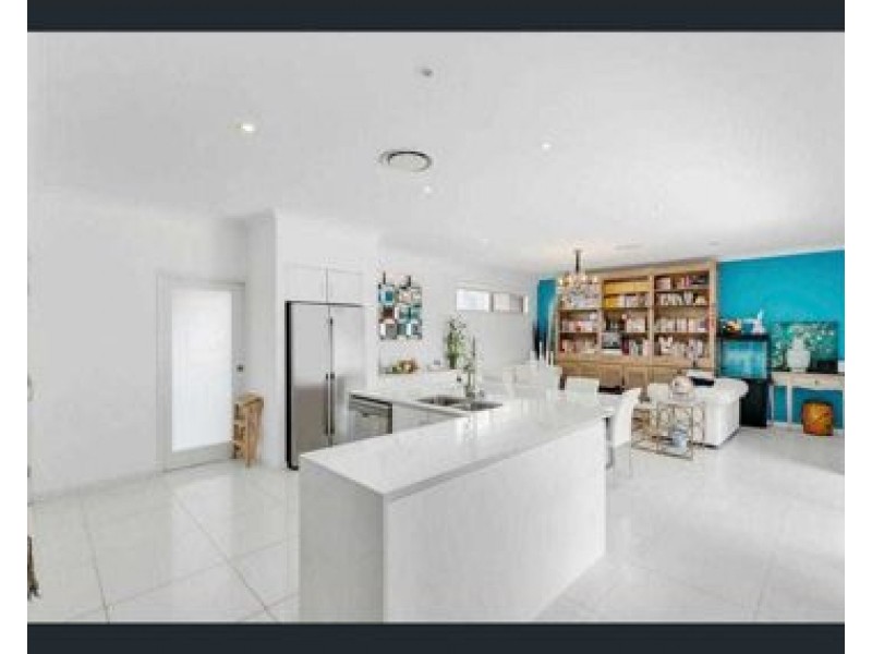 31 South Bay drive, Varsity Lakes QLD 4227