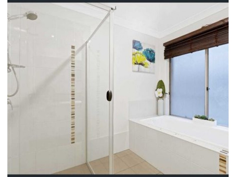 9 Everstar Street, Reedy Creek QLD 4227