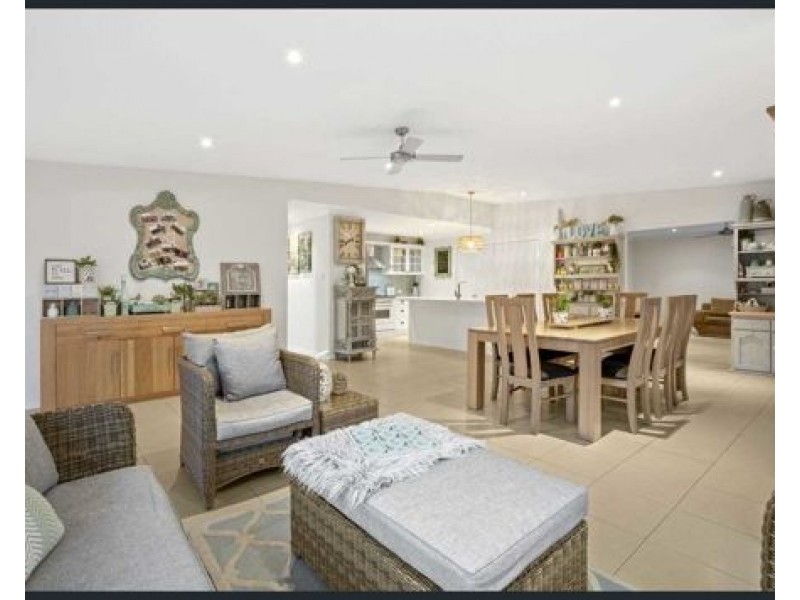 9 Everstar Street, Reedy Creek QLD 4227