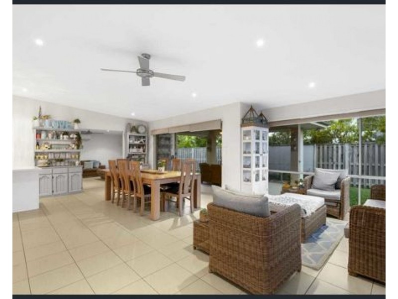 9 Everstar Street, Reedy Creek QLD 4227