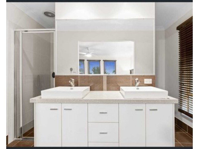 9 Everstar Street, Reedy Creek QLD 4227