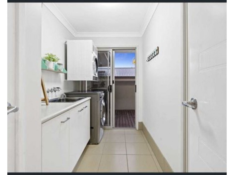 9 Everstar Street, Reedy Creek QLD 4227