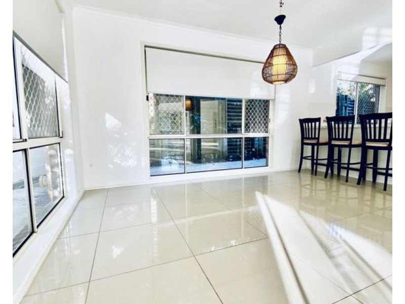 71 Todman St, Carina QLD 4152