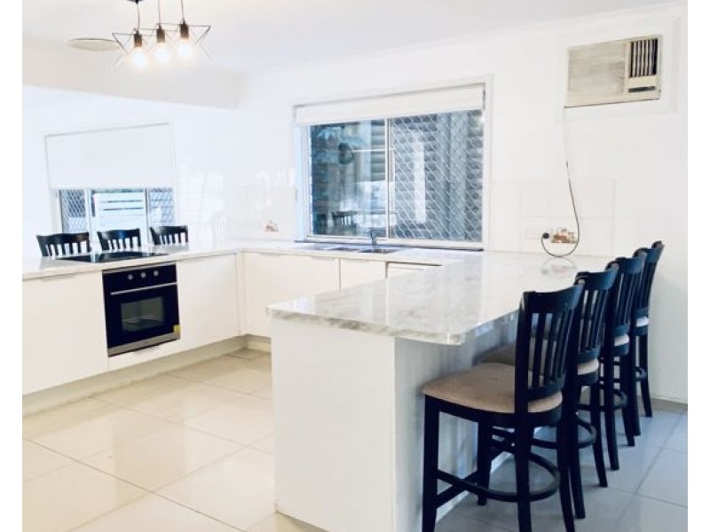 71 Todman St, Carina QLD 4152