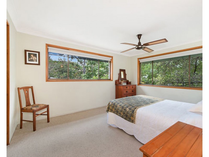 5 Mondra Street, Kenmore Hills QLD 4069