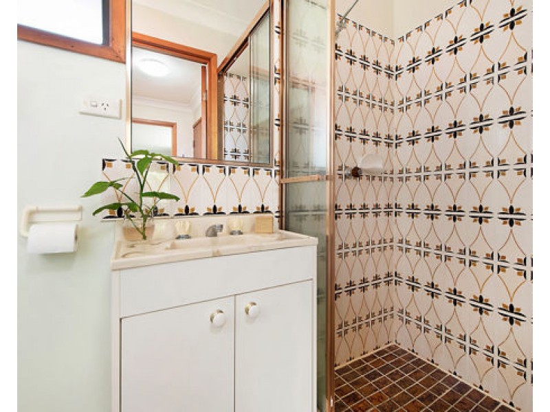 5 Mondra Street, Kenmore Hills QLD 4069