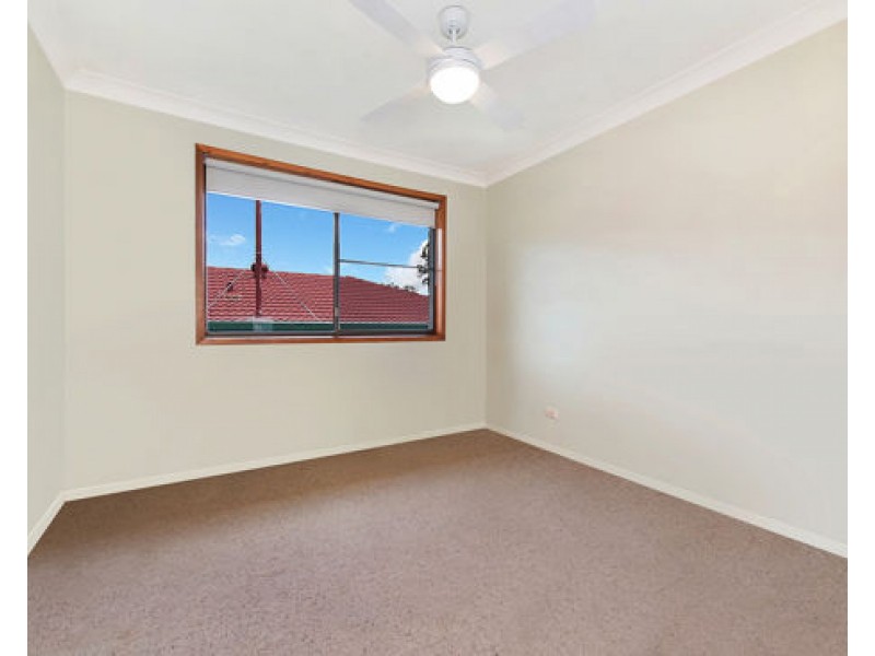 5 Mondra Street, Kenmore Hills QLD 4069