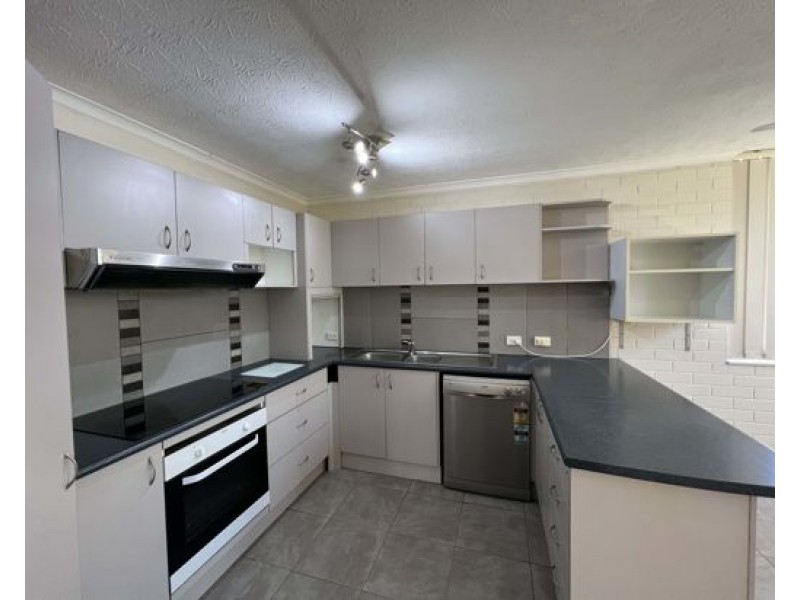 1/40 Murev Way, Carrara QLD 4211