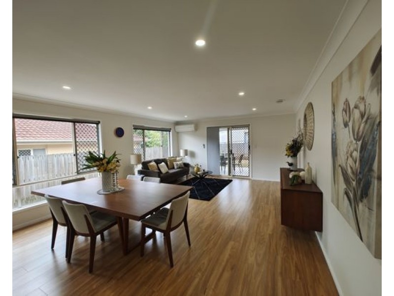 15 Liverpool St, Eight Mile Plains QLD 4113