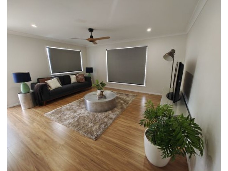 15 Liverpool St, Eight Mile Plains QLD 4113