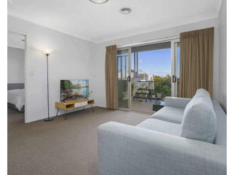 62 29 Alpha St, Taringa QLD 4068