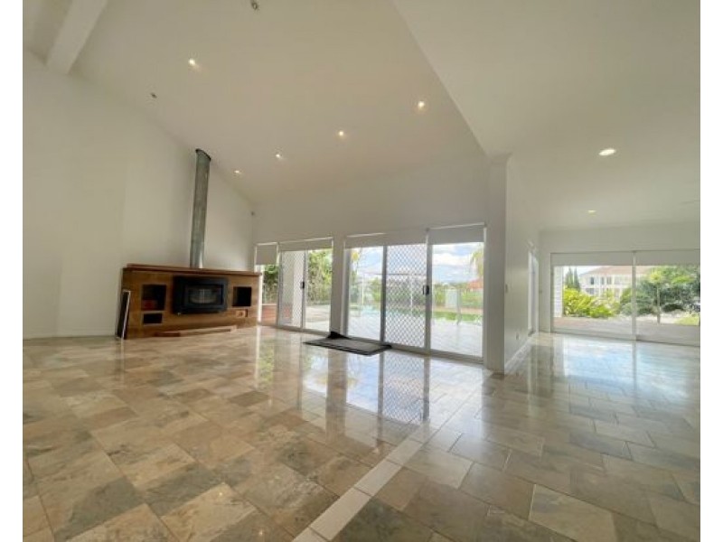 42 Blair Athol Crescent, Bundall QLD 4217