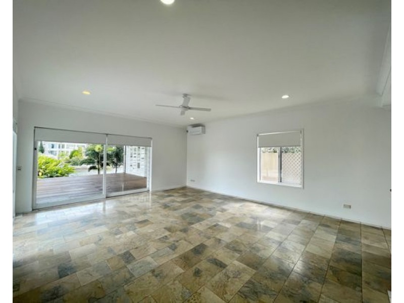 42 Blair Athol Crescent, Bundall QLD 4217