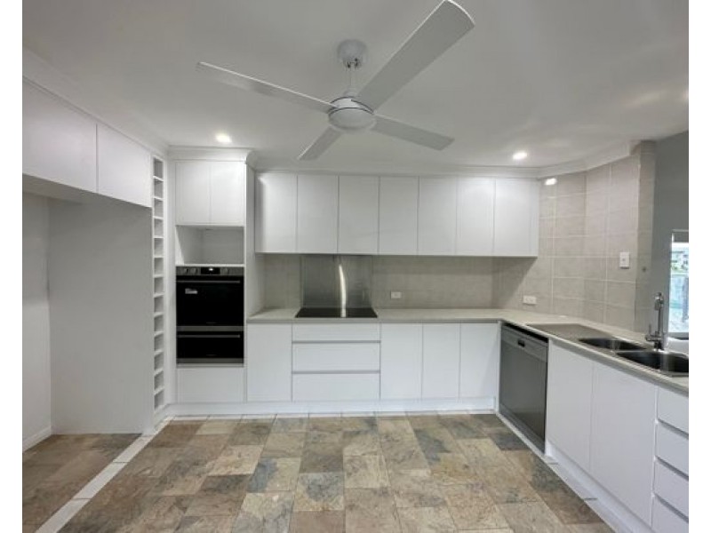 42 Blair Athol Crescent, Bundall QLD 4217