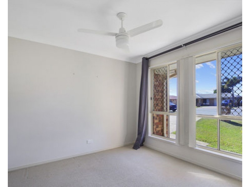 1 Dysart Street, Rothwell QLD 4022