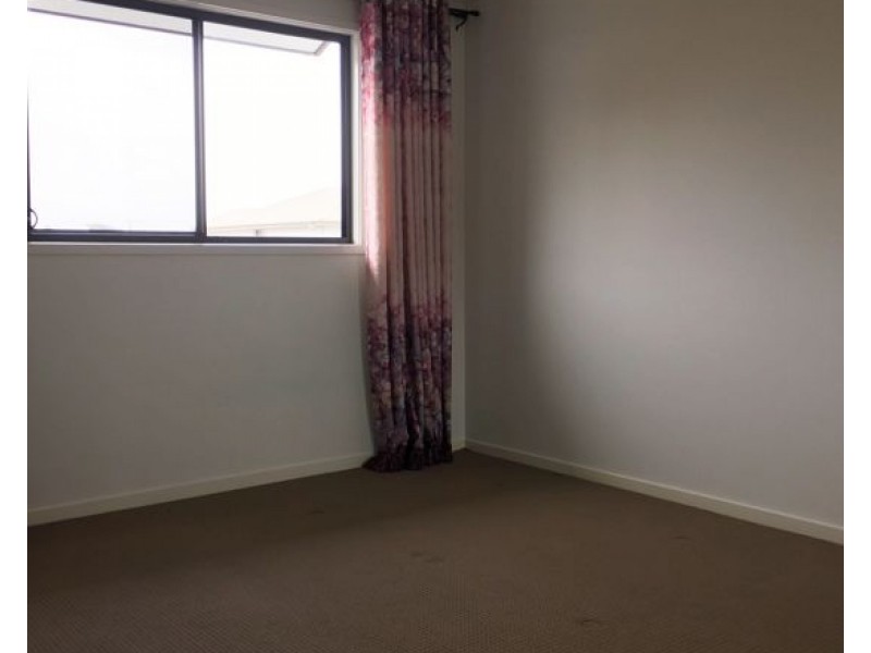 30 Girraween Cres, Parkinson QLD 4115