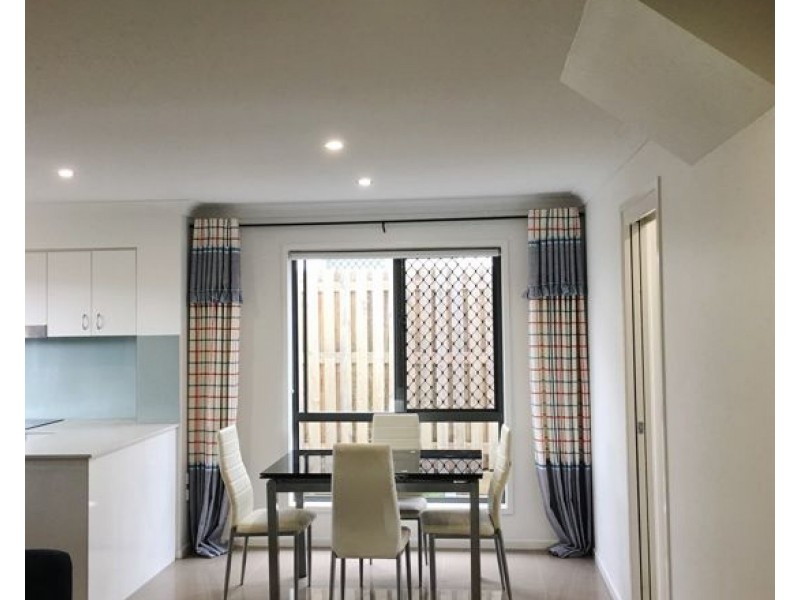 30 Girraween Cres, Parkinson QLD 4115