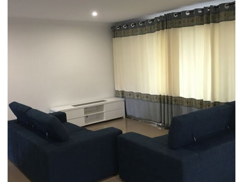 30 Girraween Cres, Parkinson QLD 4115