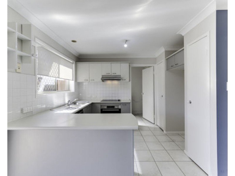 8 Earnshaw Street, Calamvale QLD 4116