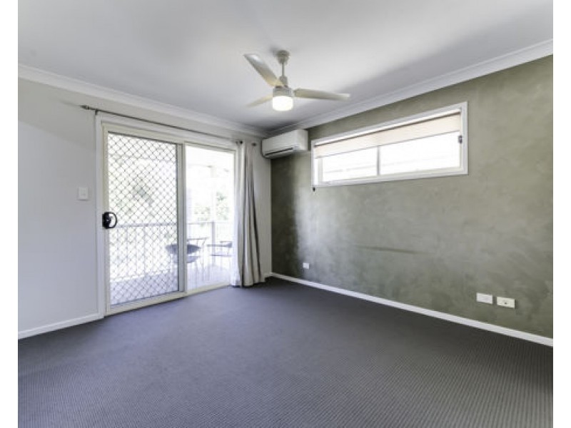 8 Earnshaw Street, Calamvale QLD 4116