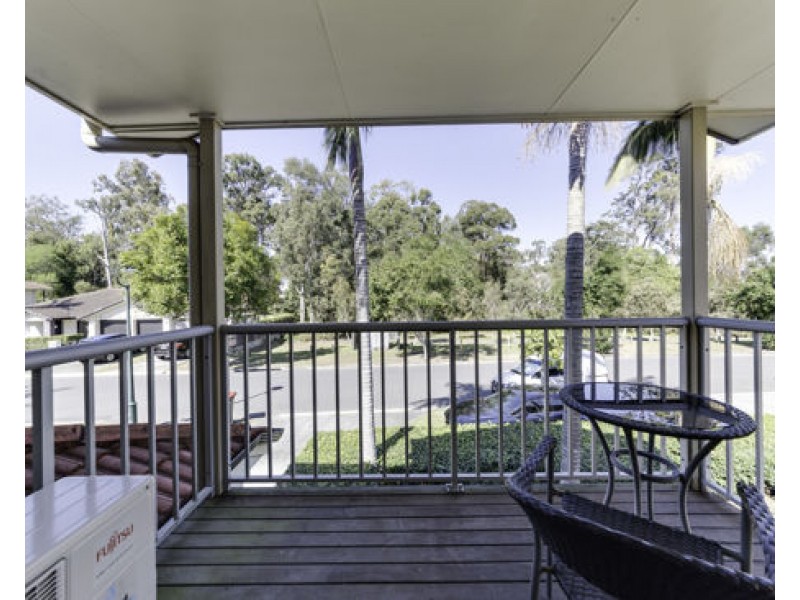 8 Earnshaw Street, Calamvale QLD 4116