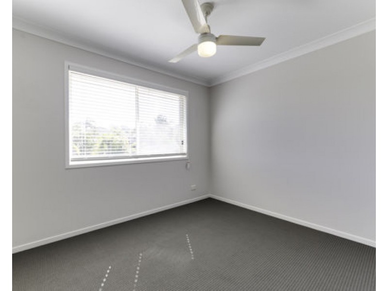 8 Earnshaw Street, Calamvale QLD 4116