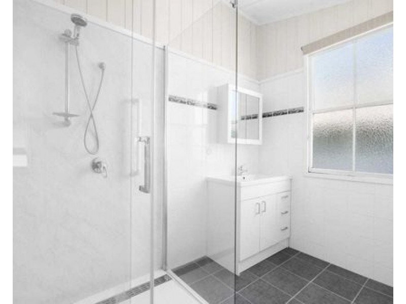 13 Chestnut St,, Wynnum QLD 4178