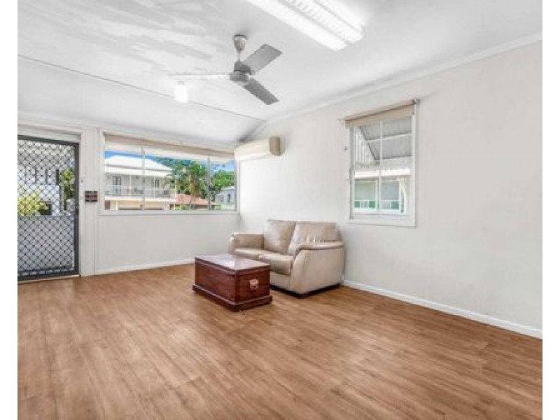13 Chestnut St,, Wynnum QLD 4178