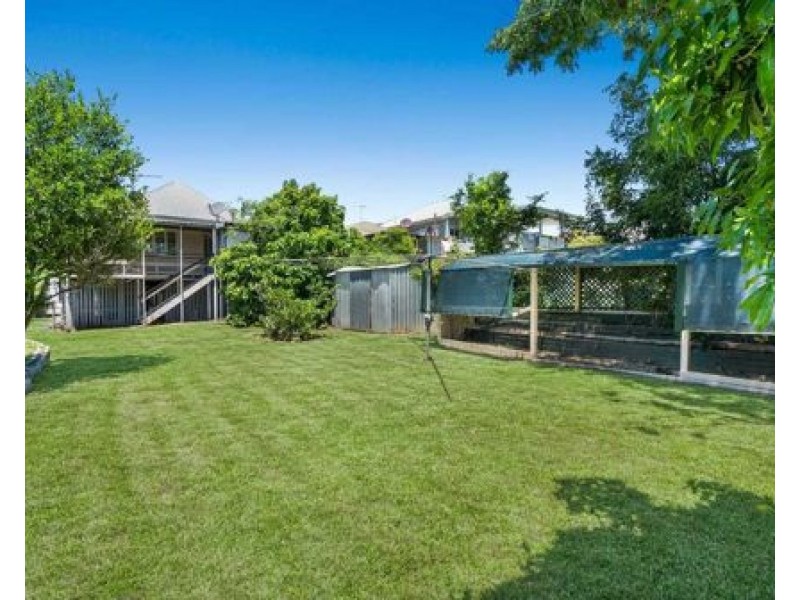 13 Chestnut St,, Wynnum QLD 4178