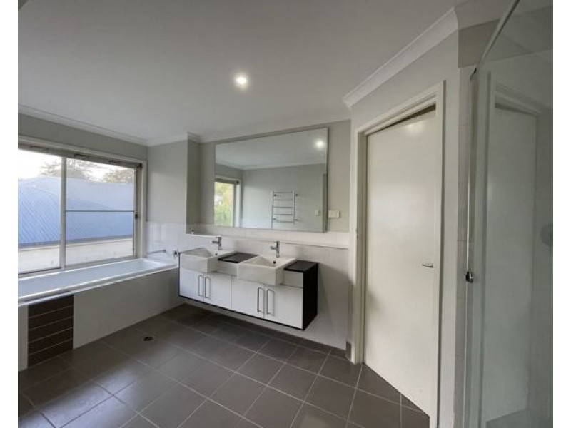114 Cloverdale Road, Doolandella QLD 4077