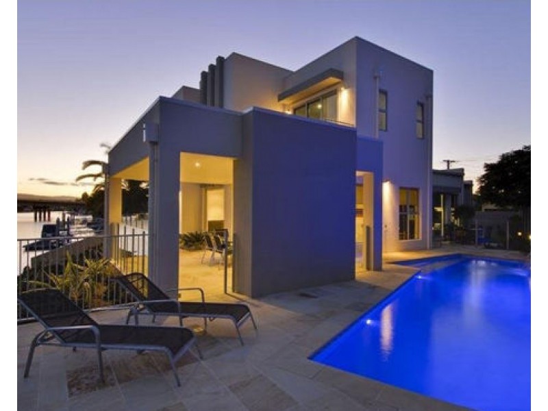 17 La Spezia Court, Surfers Paradise QLD 4217