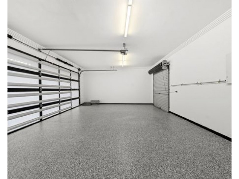 25 Knightsbridge Parade East, Paradise Point QLD 4216