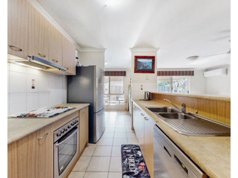 5 Innes Close, Parkinson QLD 4115