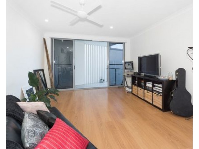 5/3028 The Boulevarde,, Carrara QLD 4211