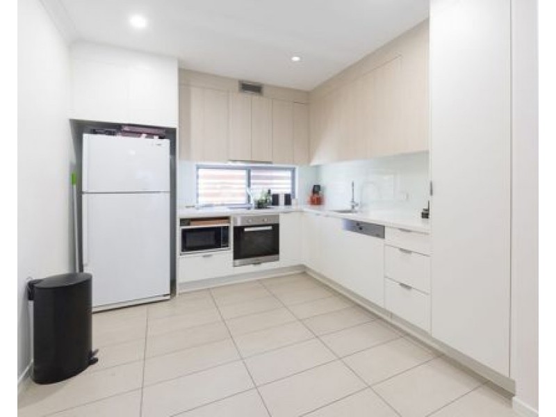 5/3028 The Boulevarde,, Carrara QLD 4211