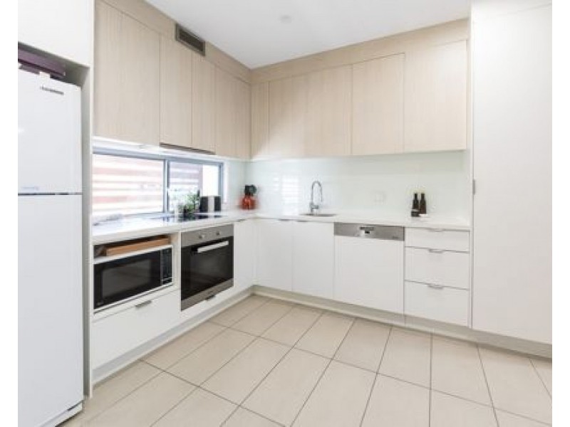 5/3028 The Boulevarde,, Carrara QLD 4211