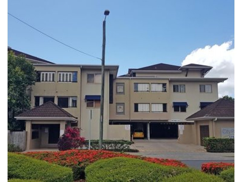 104 22 Ward Street, Mooroobool QLD 4870